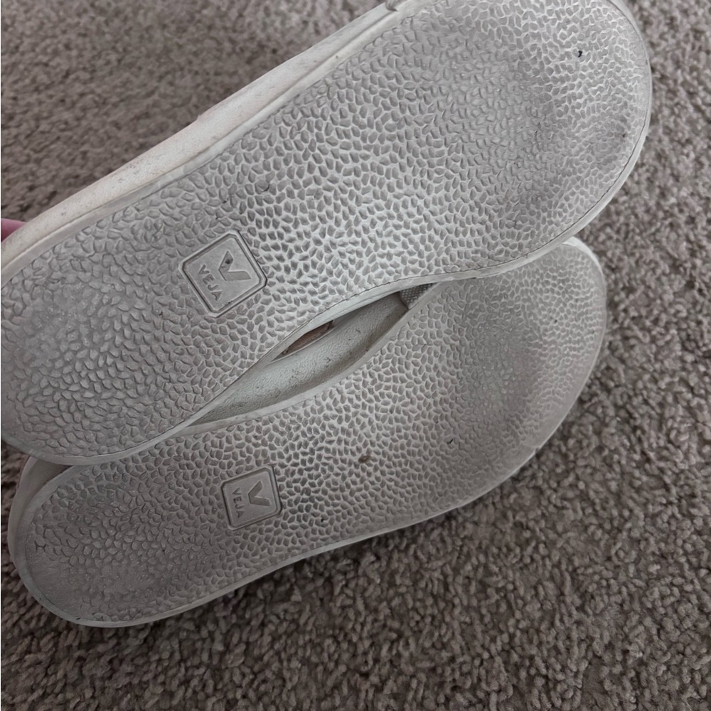 Worn Veja Women's White and Gold Sneakers - Picture 4 of 6